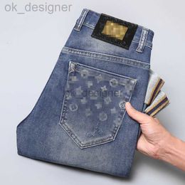 Jeans designer maschile 24 primavera/estate Nuovo ricamo di fascia alta grotta sottile slim fit maniche dritiche elastico pantaloni lunghi in stile alla moda