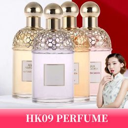 Partihandel högsta kvalitet 75 ml Kvinnor 8 slags blommorbom EDP -parfym för Lady Eau de Fragrance rökelse