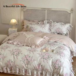 Bedding sets French rose printed lace pleated bedding Egyptian cotton down duvet cover bedding pillowcase luxurious retro 1000TC J240507