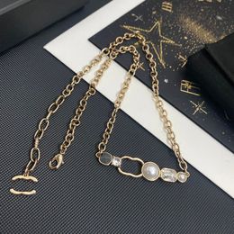 Luxury Brand Designer Necklace Pendant 18k Gold plated High Quality brass Brand Letter Mens Womens Link Chains Choker Crystal Pearl Jewelry Gift