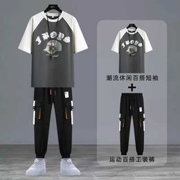 Men's Tracksuits Summer mens track and field suit set Korean fashion sportswear trend T-shirt multi pocket cargo pants 2-piece set mens 2024 new modelL2405