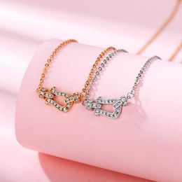 Pendant Necklaces T Family 925 Silver Precision Full Diamond Horseshoe Buckle Necklace for Women Light Luxury and Elegant Fashionable Q240507