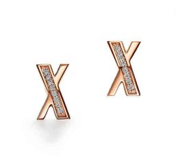 Fashionable New Designer Light Luxury Women Rose Gold Earrings X Shaped Sewn Earrings Ear Rings For Ladies G2205075217632