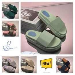 2024 Designer Top quality Sandals Slippers Multicolor Fashionable Easy-to-wear Style Slides Shoes Platform Embroidered