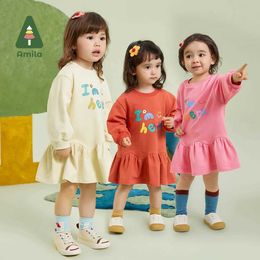 Girl's Dresses Amila Childrens Clothing 2023 New Autumn Cut Lotus Leaf Pendulum Type A Letter Printing Cotton Warm Dress Girls Baby DresseL240508