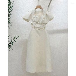 Casual Dresses French High End Texture Hollow Flying Sleeves White Dress Summer Elegant Waist Slimming Mid Length Vintage For Women