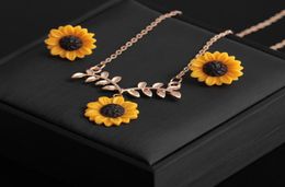 Bohemian Leaf Pearl Necklace for Women Girls Lovely Resin Daisy Flower Boho Long Drop Handmade Pendant Necklaces6943547