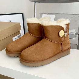 Botas de grife de luxo, sapatos femininos leves e confortáveis, botas femininas quentes de lã, botas de neve ao ar livre de inverno de couro, tamanho grande 36-41 com caixa