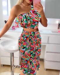 Two Piece Dress Womens Suit 2024 Spring/summer Latest One Shoulder Slveless Midi Paisley Print Ruffles Crop Top Vacation Shirred Skirt Set Y240508