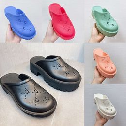 Luxury Womens Platform Slides Perforated Sandal Made Of Transparent Materials Fashionable Sexy Lovely Sunny Beach Men Slippers With Box 331
