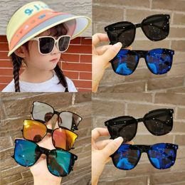 Sunglasses Ldren Sunglasses 2024 Fashion Square Childrens Sunglasses Boys and Girls Square Glasses Baby Travel Glasses 6 Colors H240508