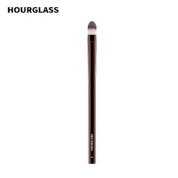 Makeup Brushes Hourglass makeup brush No.5 small concealer is soft skin friendly fiber optic hair care Flaws fashionable design facial Q240507