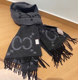 Top of the line scarf designers luxury scarfs autumn and winter Cashmere warm comfortable men and women letter shape fashion casua1746762