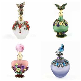 Fragrance Vintage perfume filling bottle Heart shaped hand drawn small empty refillable bottle Metal glass wedding decoration gift Y240503