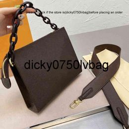 Lvity LouiseViution Luis Viton Wash Bag Womens Cosmetic Designers Bags Totes Women Fashion Brand Pochette Handbags Purses Chain Strap 89fw#