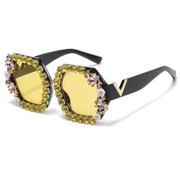 readread Sunglasses Fashionable diamond sparkling sunglasses suitable for men with Luxury brand designer Rhinestone sexy sunglasses sunglasses designer