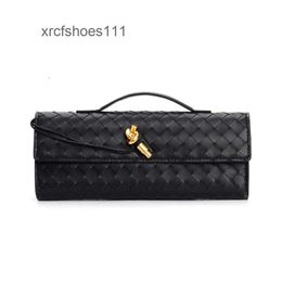 Diagonal Long 2024 Handmade Woven Venets Hardware Single Shoulder Boteggass Lady Clutch Bag French Cross Andiamo Purse New Women Buckle Lock Bags LJH4