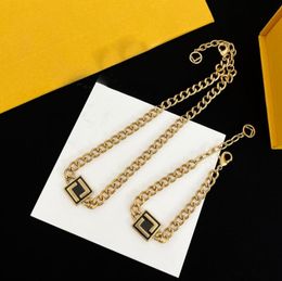 Jewellery Sets Designer Neckalce For Mens Ear Clip Bracelets Women Stud Earrings Luxury Gold Pendant Bangle Chain Link Enamel Suit B6626640