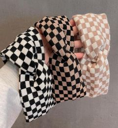 Vintage Designer Black White Grid Printing Headbands Fashion Womens Widebrimmed Knotting Hairbands Turban Women Elastic Knit Fabr5582453