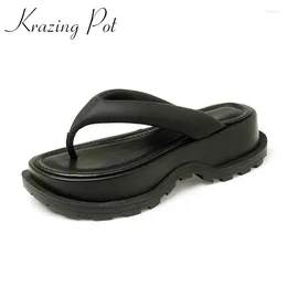 Sandals Krazing Pot Sheep Leather Mules Flip Flops Summer European Design Punk Med Heels Platform Model Runway Show Women