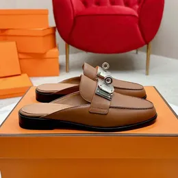 Designer Sandals femminile Nuova scarponi di vetrini in pelle di vitello di lusso per donne classiche mini mini piattaforma di marca casual scarpe 35-41 con scatola