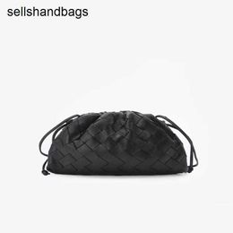 Bottegvenets Pouch Bags Spot Baodiejia New Product Cloud Bag Woven Solid Color Womens One Shoulder Crossbody Rj