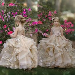 Söt 2020 Flower Girls Dresses For Wedding Multilayer 3D Flowers Appliced ​​Kids Formal Wear Keyhole Back Floor Length Girl's Pegeant Dress 0508