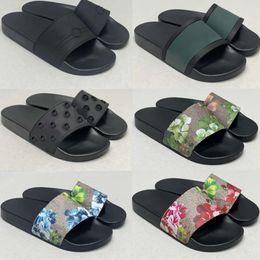 Designer Sandalen Männer Frauen Mode Strandschuhe Klassische Blumenbrokatrutschen Flats Leder Gummi -Hitzeschuhe Plattform Flip Flops Ausrüstung mit Schachtel 311