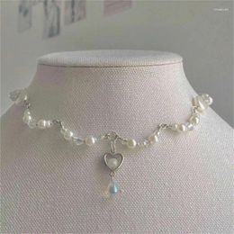 Choker Exquisite Acrylic Love Pendant Collar Chain Retro Versatile ABS Pearl Necklace Women's Festival Party Gift Accessories