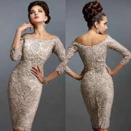 2020 Vintage Lace Dresses for Mother of The Bride Bateau Neck Fitted Knee Length 3 4 Sleeves Mother of The Groom Wedding Dresses 238i