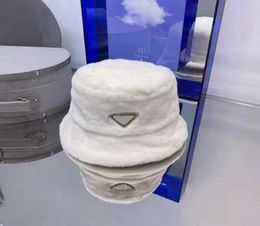 Designer Women Men Fitted Hat Fashion Small Brim Rabbit Plush Warm Casual Winter Sand Flat Top Hat Geometric Letters 4 Optional1420230