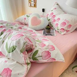 Bedding sets Spring and Summer Instagram Girl Heart Pink Bed Sheet and Duvet Cover Double Layer Yarn Four piece Set Student Dormitory Washed J240507