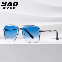 New Metal Sunglasses Trendy Street Photography Glasses Driving Sun Protection Fashionable for Men and Women