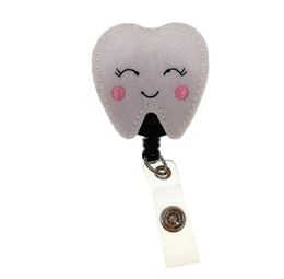 20pcsTooth shape dental health retractable medical felt badge holder nurse badge reel1745873