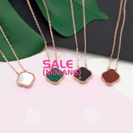 Classic Van Jewelry Accessories Designer Fashion Pendant Necklace Clover necklace 4 Four Leaf 18K Rose Gold Silver Plate Diamond 18color designer for Womens High Qu