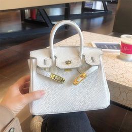 Handbag Platinum Handbag Womens 2024 Popular Bag Instagram Versatile Large Capacity Bag Womens One Shoulder Crossbody Bag Handmade Genuine Leather
