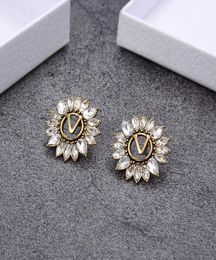 Shiny Diamond Designer Charm Earrings Sunflower Crystal Letters Studs Rhinestone Dangler Eardrop For Party Anniversary7405908