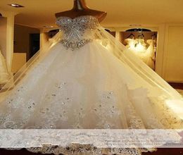 2021 Luxury Sexy Arabic Luxury Ball Gown Wedding Dresses Bridal Gowns Sweetheart Illusion Lace Appliques Crystal Beads Royal Train8432665