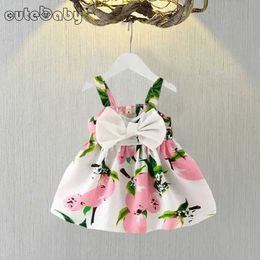 Flickans klänningar Ny sommarflickan klänning Big Bow Baby Girl Clothing Cute Printed Sleeveless Baby Princess Dressl240508