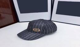 Designers Hats Luxurys Baseball Hats Men039s Women039s Mountaineering Cap New Sports Caps Couple Sequin pattern hip hop fash7919636