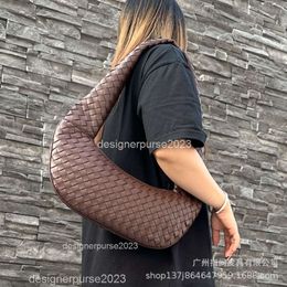 Wrist Cassette Capacity Designer Woven Bag Shoulder Women Soft Purse Large Bags One Armpit Leather Style Fashion Texture Trend Moon 14MD