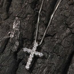 Naszyjniki wiszące hoyon laboratorium moissanite Diamond Cross Cross 925 Srebrny naszyjnik łańcuchowy dla mężczyzn Kobiety Hip Hop biżuterii Kołnierze szyi świąteczne J240508