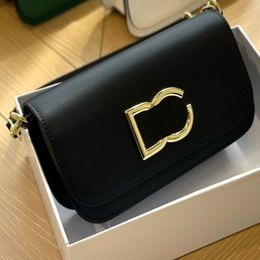 Fashion Designer bag Elegant, vivid and varied handbag modern modern shape size22X11CM Hand-held crossbody bag