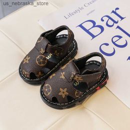 Slipper 2024 Designer Sandals Born Baby Boys Fashion Summer Infant Kids Soft Crib Shoes Toddler Girls Anti Slip Q2404091