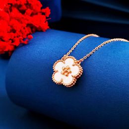 New 2024 High-quality Brand Jewelry Lady Sweet Lucky White Pearl Pendant Flower Spring Plum Blossom Necklace for Women Love Gift