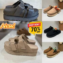 New Fashion Sandals Outdoor Sand beach Rubber Slipper Fashion Casual Heavy-bottomed buckle Sandal leather sports sandals