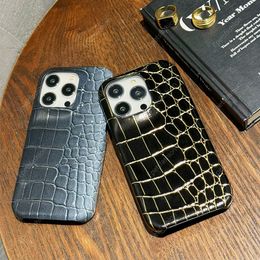 Gold inlaid gradient crocodile skin design iphone case for Apple 15 promax 11 12 13 14 Pro Max X XR XS XSMAX 7 8 plus Luxury Designer Fall Protection Case 060