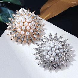 Brooches Daily Cute Alloy Middle Ages Pearl Snowflake Rhinestone Clothes Accessories Women Brooch Banquet Pin Korean Style Badge