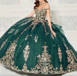 Emerald Green Quinceanera klänningar från axelbollklänningen korsett födelsedagsfest klänning guld applikation pärlor vestidos de 15 0509