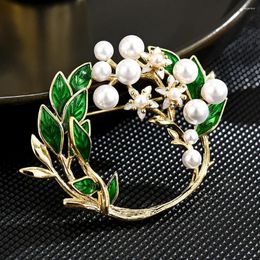 Brooches Pearl Rhinestone Wreath Brooch Round Flower For Women Baroque Trendy Elegant Circle Leaf Pins Party Wedding Gift